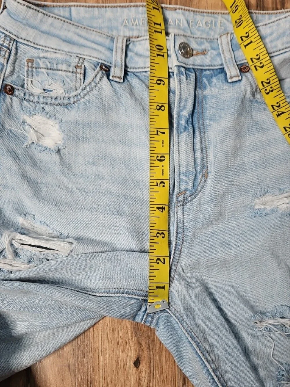 American Eagle Outfitters Light Blue Distressed Destroyed Mom Jeans 0